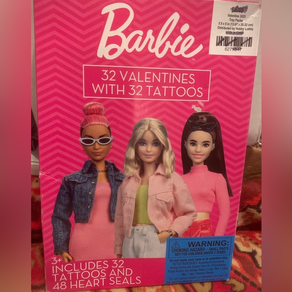 Colorful BARBIE Sealed box 32 VALENTINES DAY CARDS + TATOOS NEW in package Kids - Picture 1 of 5